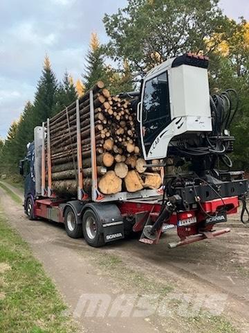 Scania R650B6X4NB Transporte de madera