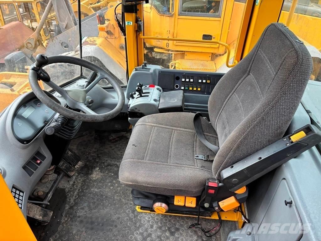 Volvo L 120 E Cargadoras sobre ruedas