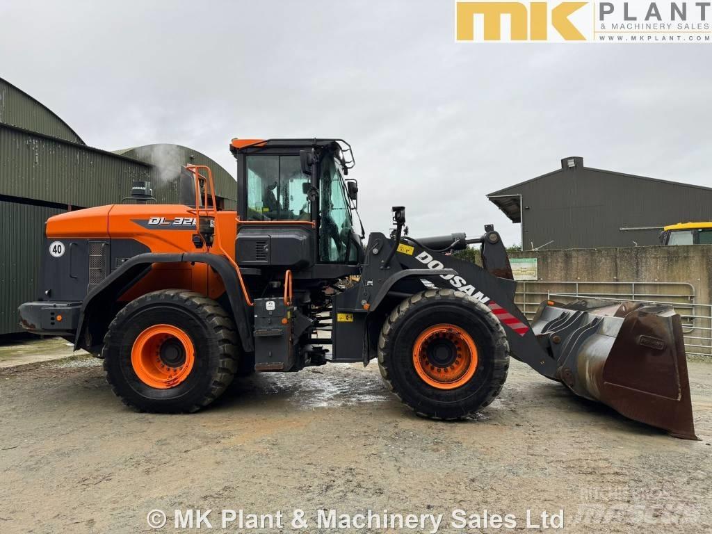 Doosan DL 320-7 Cargadoras sobre ruedas