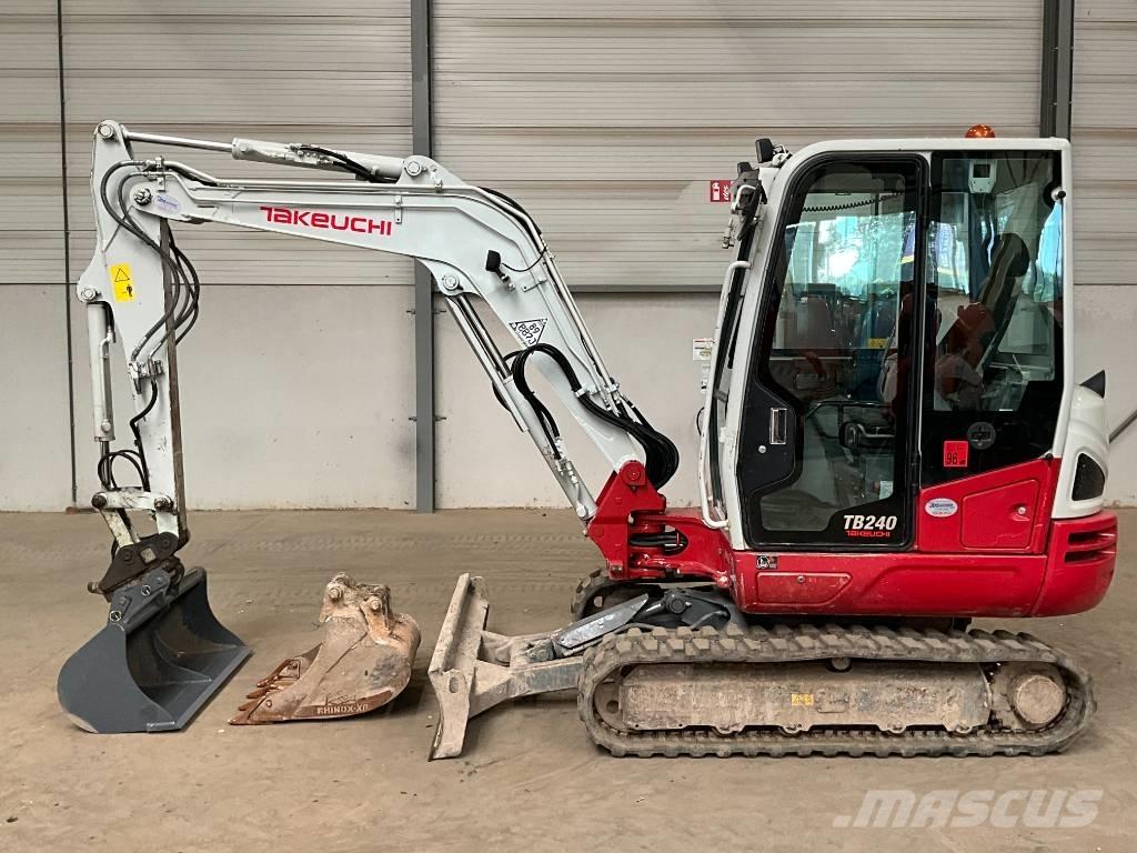 Takeuchi TB 240 Mini excavadoras < 7t