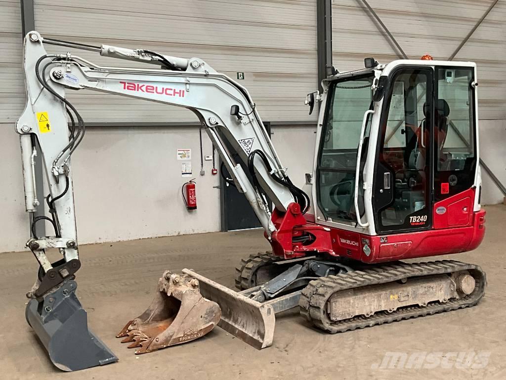 Takeuchi TB 240 Mini excavadoras < 7t