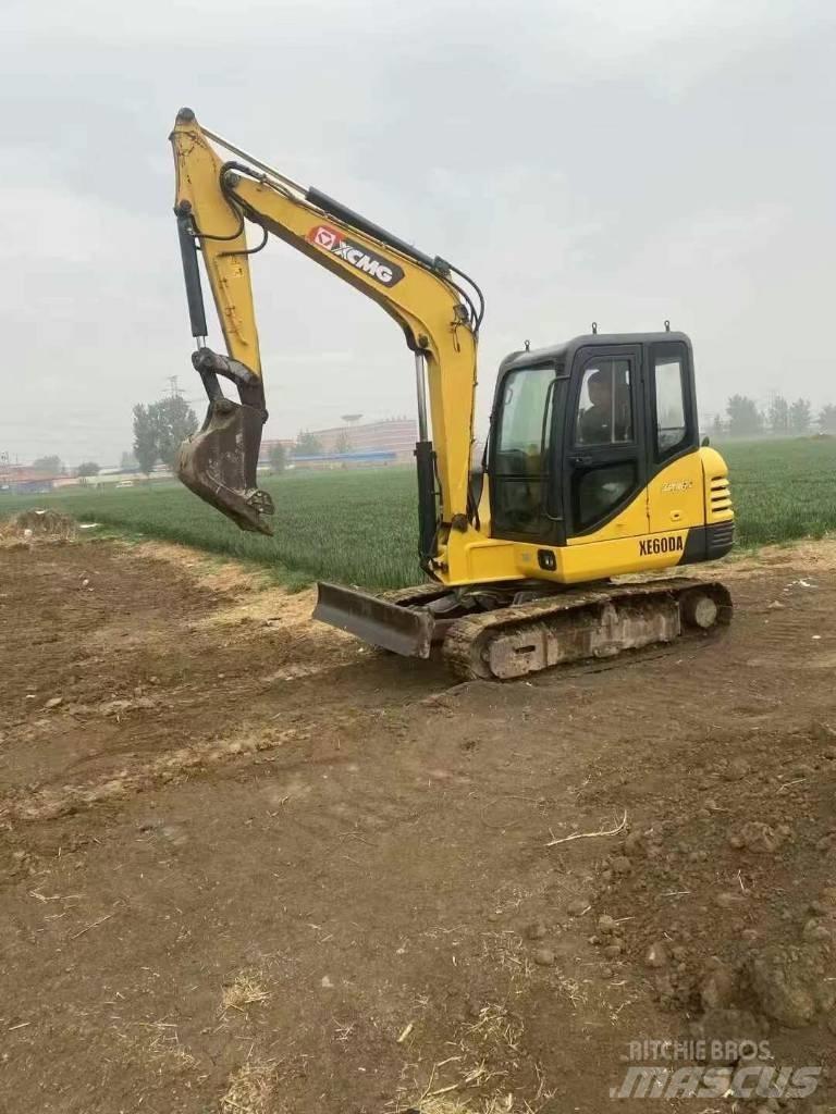 XCMG XE 60 DA Mini excavadoras < 7t