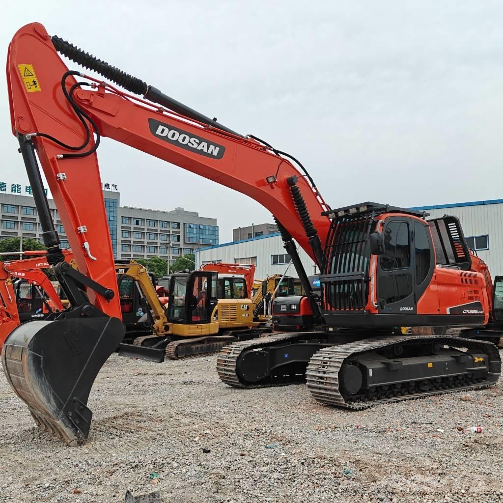Doosan DX 225 LCA Excavadoras de cadenas