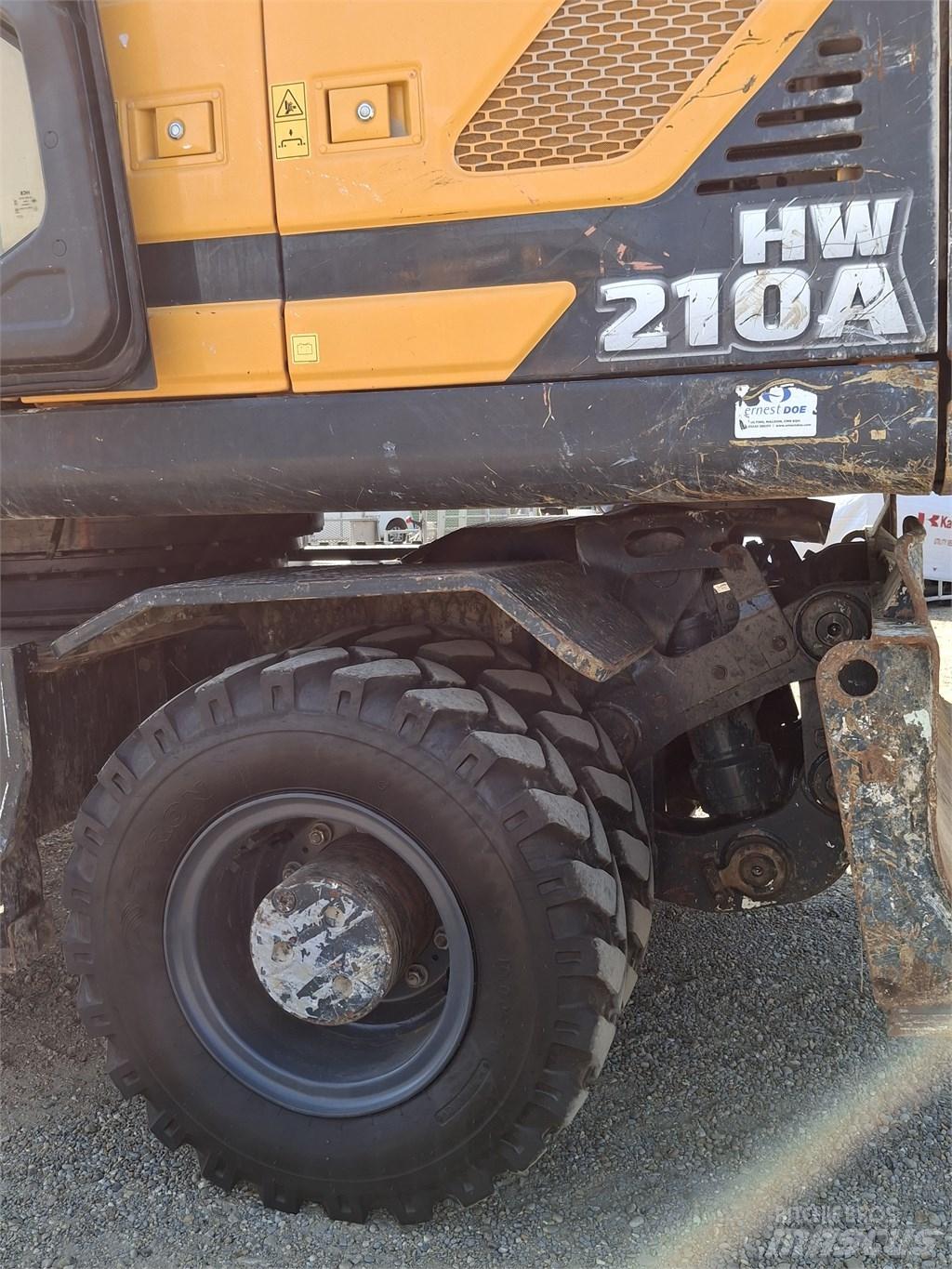 Hyundai HW 210 A Excavadoras de ruedas