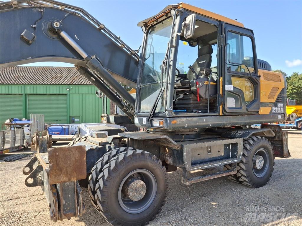 Hyundai HW 210 A Excavadoras de ruedas