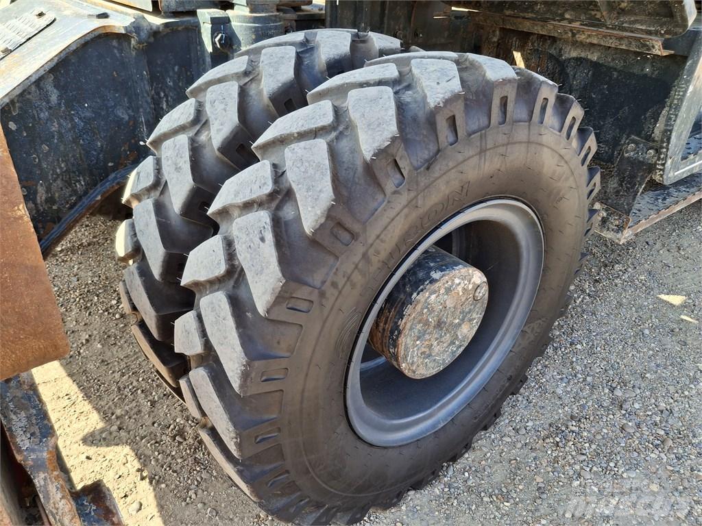 Hyundai HW 210 A Excavadoras de ruedas