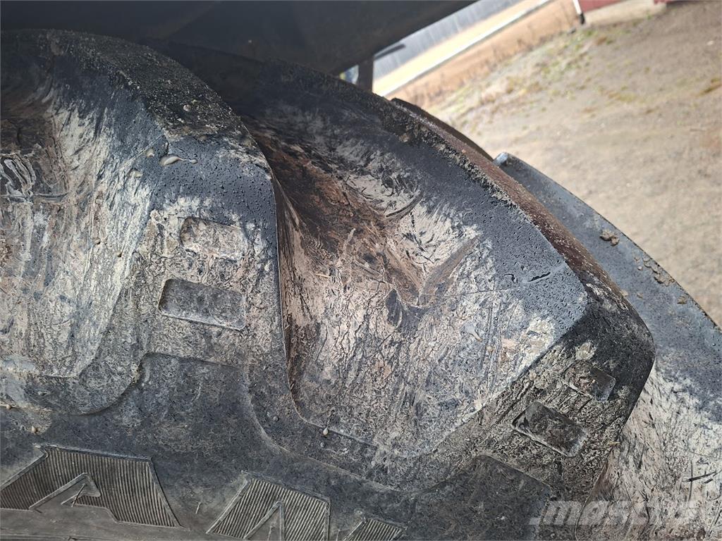 Valtra T154 Versu Tractores