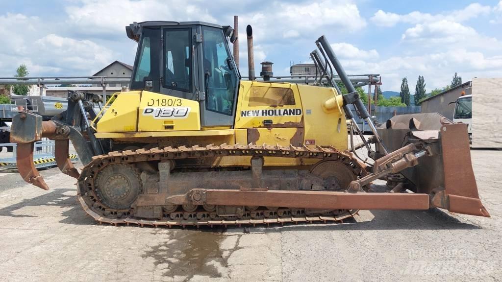New Holland D 180 Buldozer sobre oruga