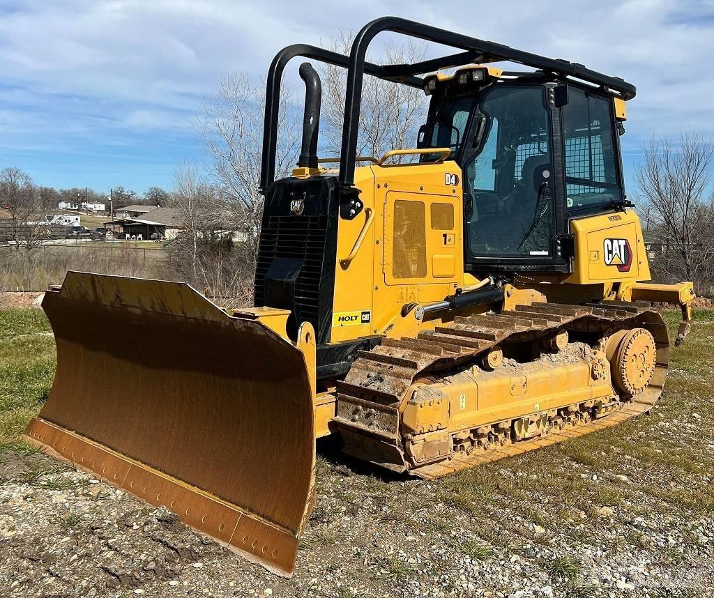 CAT D 4 Buldozer sobre oruga