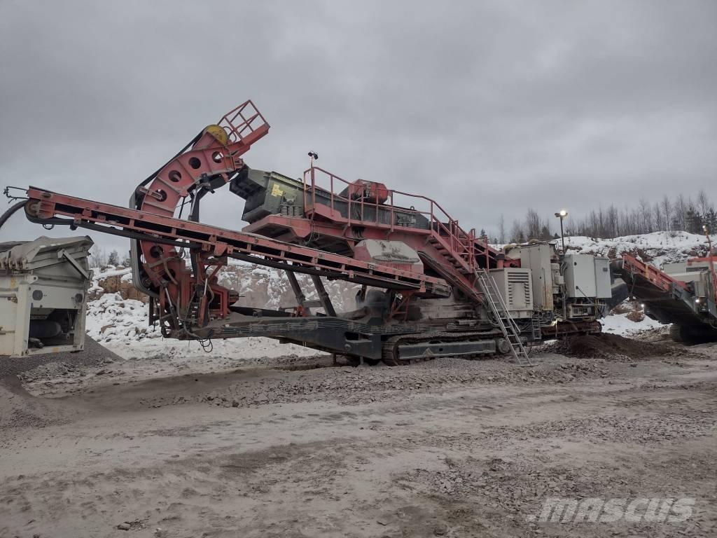 Sandvik UH 450 E Trituradoras móviles