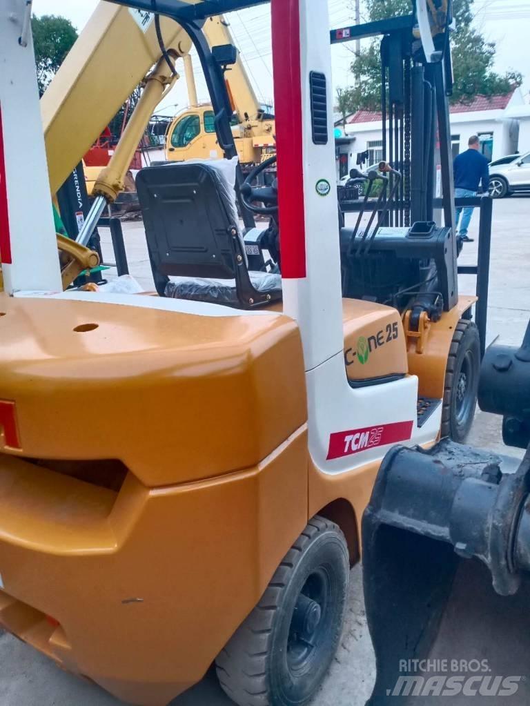 TCM FD 25 Carretillas diesel