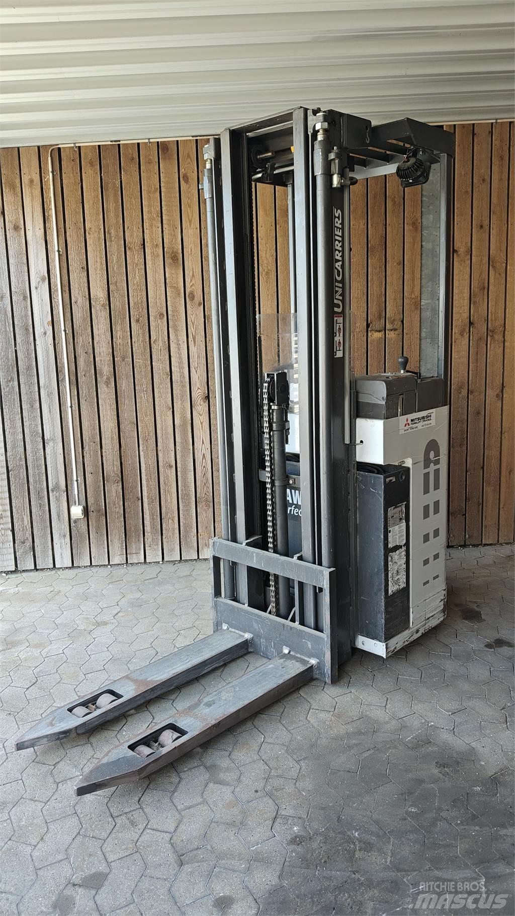 Atlet AJN160 Transpaletas Eléctricas con plataforma