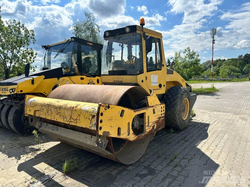 Bomag BW 211 D-4 Rodillos de un solo tambor