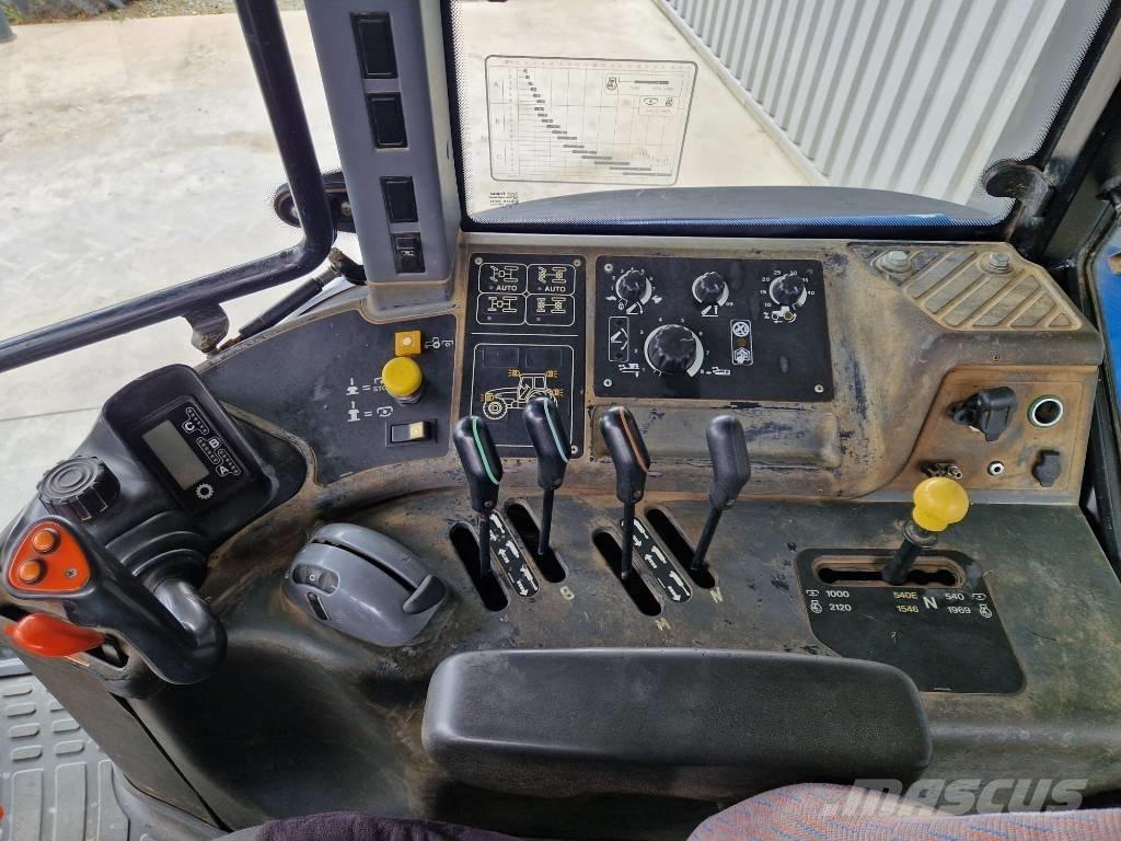 New Holland TM 150 Tractores
