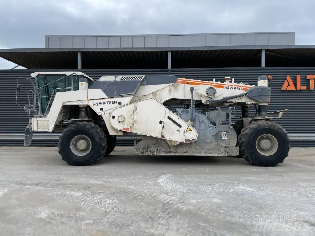 Wirtgen WR 200 XLI Equipos para la estabilización de suelos y reciclaje de asfalto