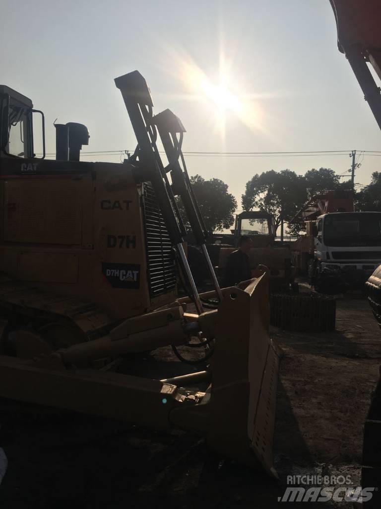 CAT D7H Buldozer sobre oruga