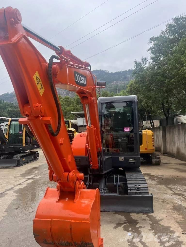 Doosan DH 60-7 Mini excavadoras < 7t