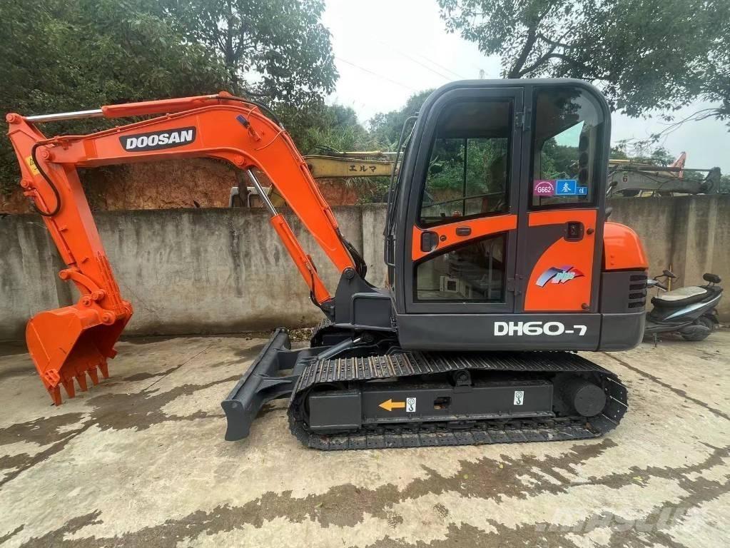 Doosan DH 60-7 Mini excavadoras < 7t