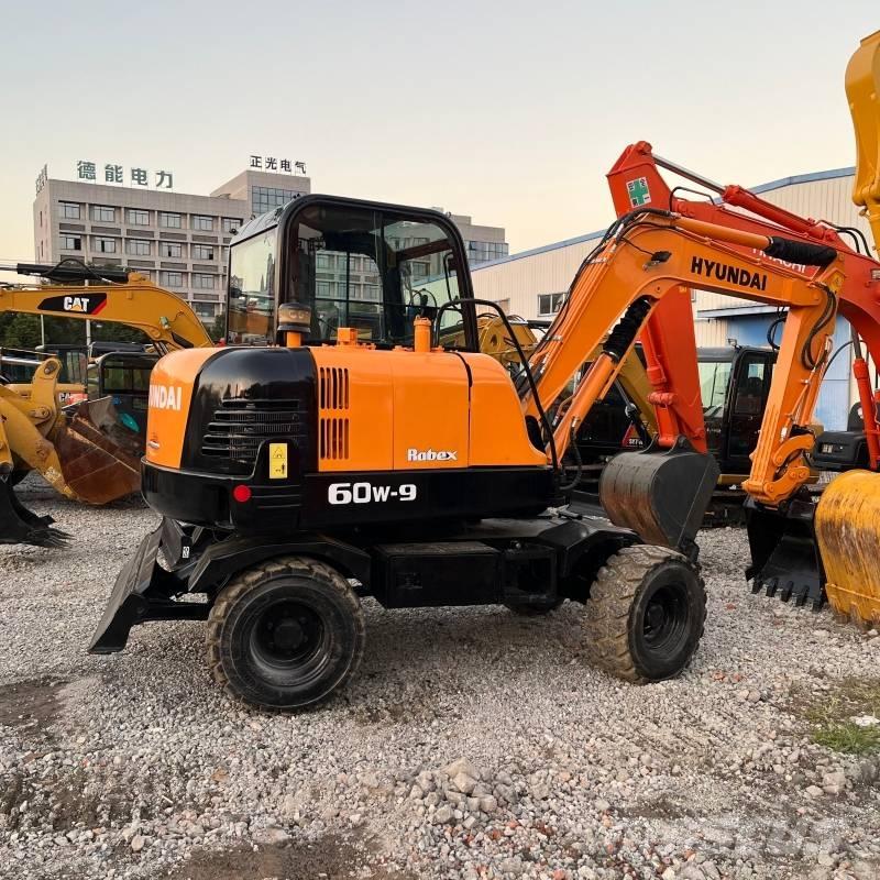Hyundai R60W-9 Excavadoras de ruedas