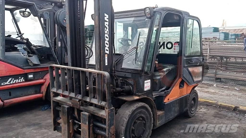 Doosan D 40 SC-7 Carretillas diesel