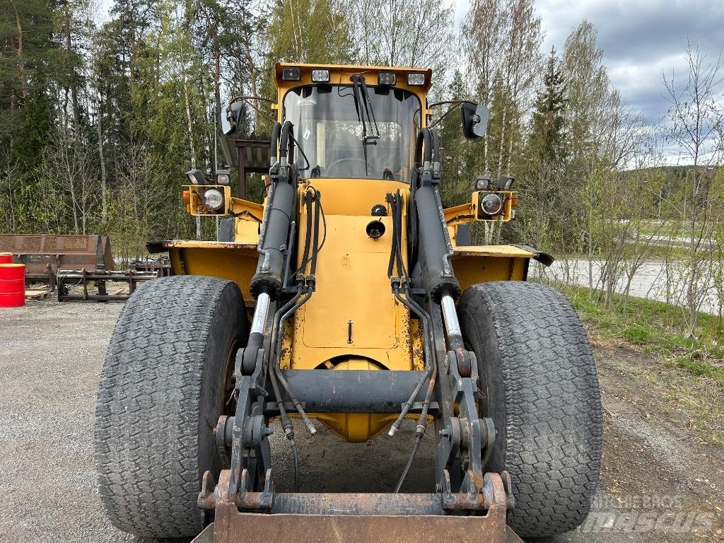 Volvo L 120 Cargadoras sobre ruedas