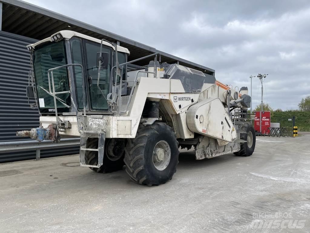 Wirtgen WR 200 XLI Equipos para la estabilización de suelos y reciclaje de asfalto