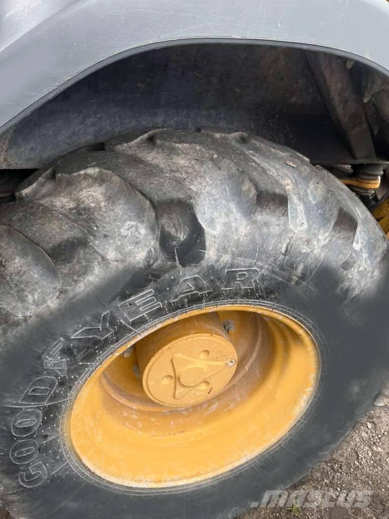 John Deere 310 J EP Retrocargadoras