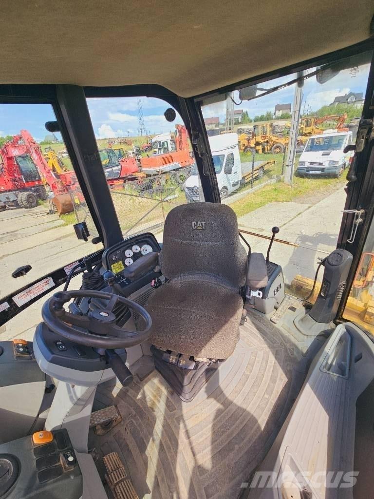 CAT 428 E Retrocargadoras