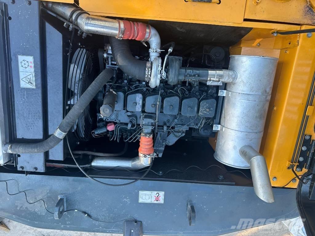 Hyundai HX 220 Excavadoras de cadenas