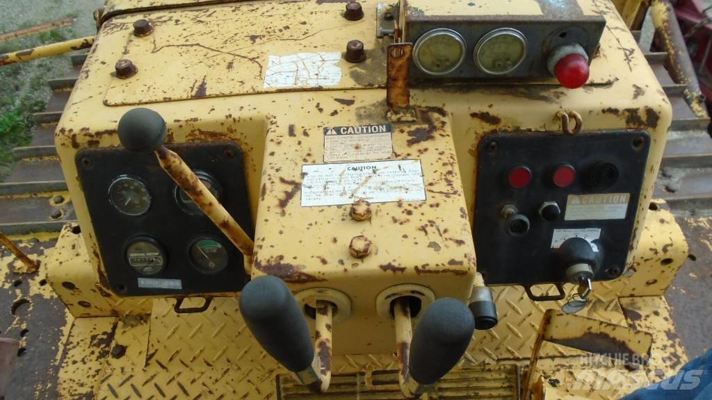 Komatsu D 68 E-1 Buldozer sobre oruga