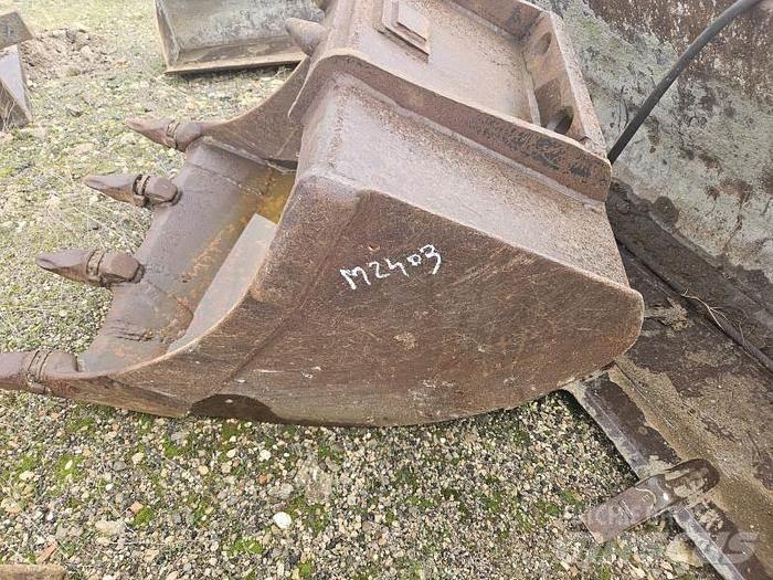 Mecalac 12MXT Cucharones