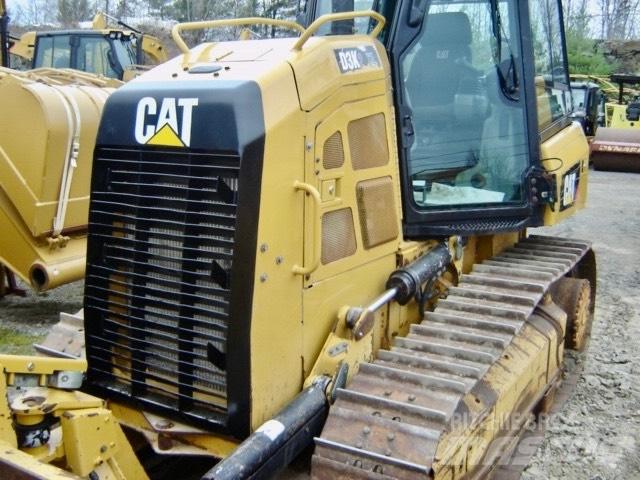 CAT D 3 K 2 XL Buldozer sobre oruga