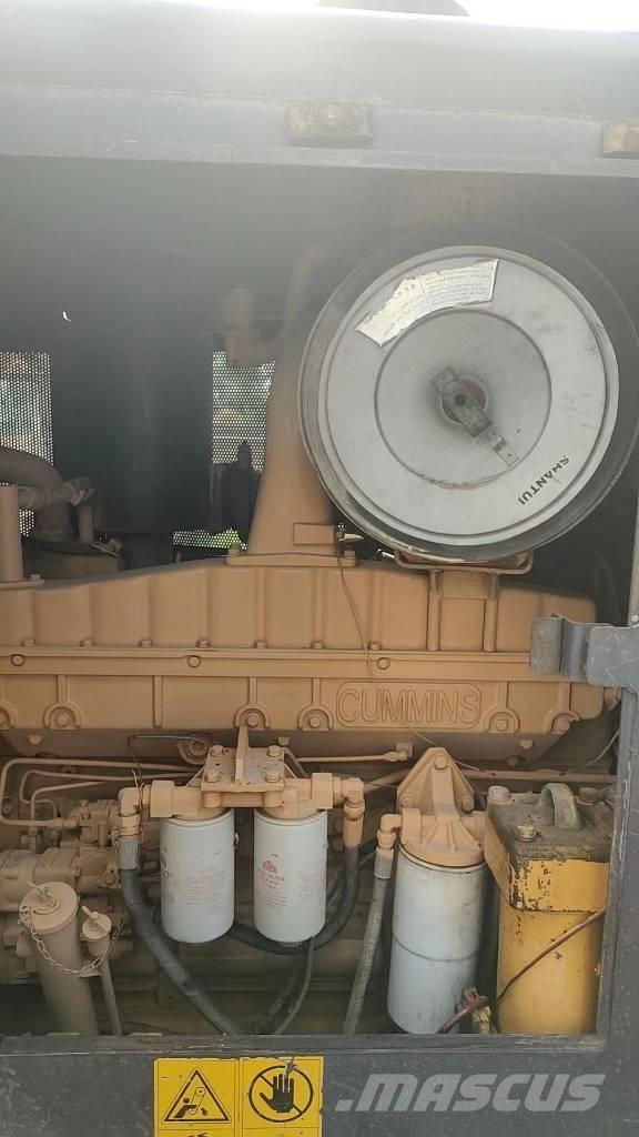 Shantui SD 32 Buldozer sobre oruga