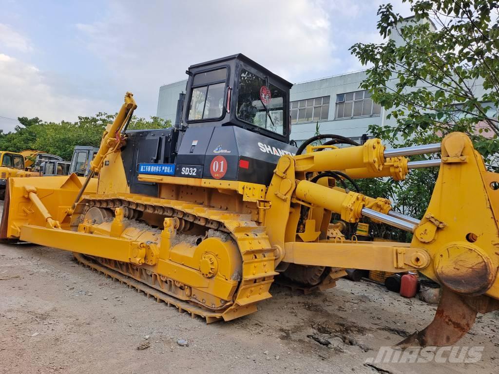 Shantui SD 32 Buldozer sobre oruga
