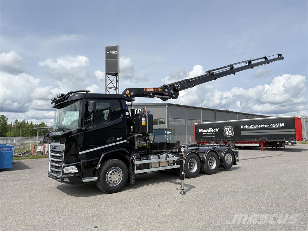 DAF XF 530 FAW 8X4 Camiones grúa