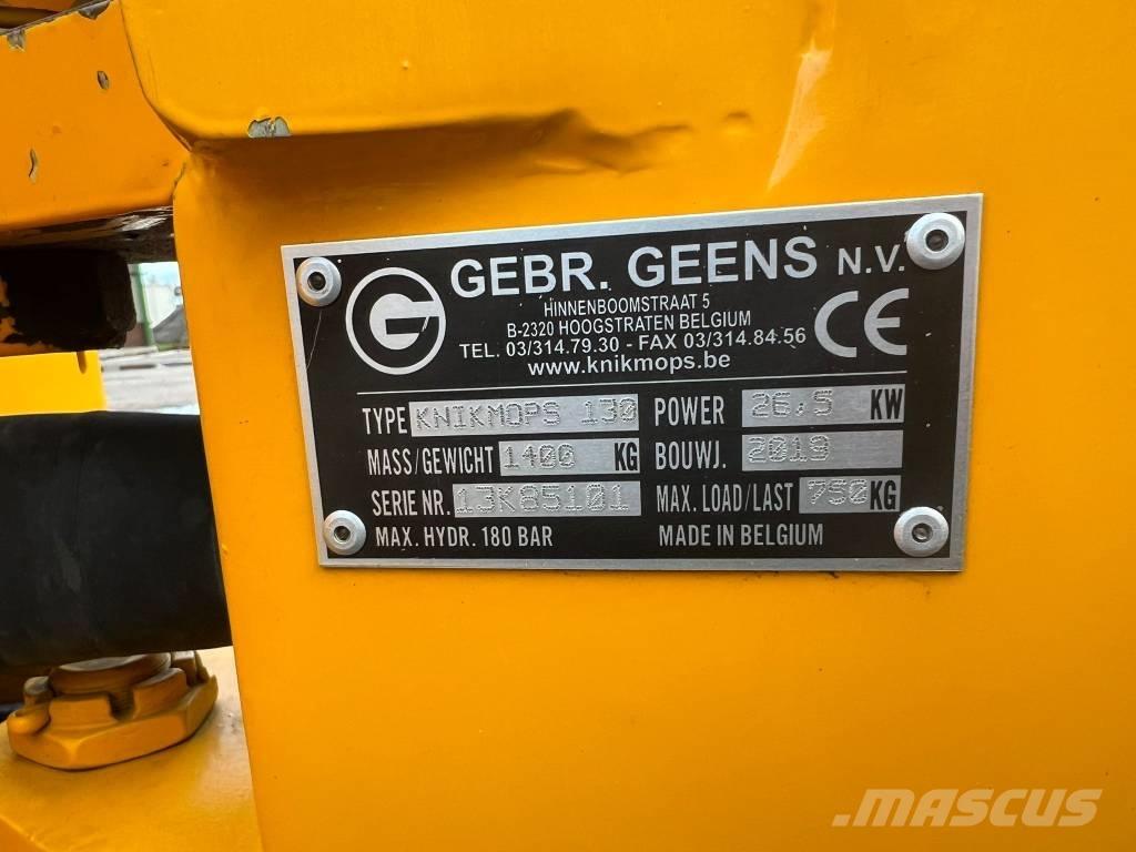 Knikmops KM 130 Palas cargadoras