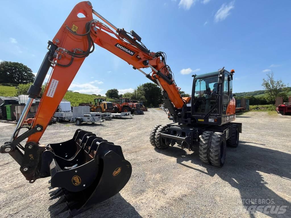 Develon DX 100 W-7 Excavadoras de ruedas