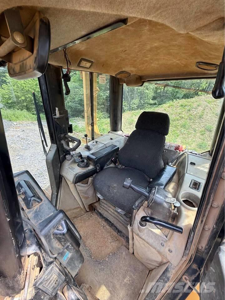 CAT D 6 N XL Buldozer sobre oruga