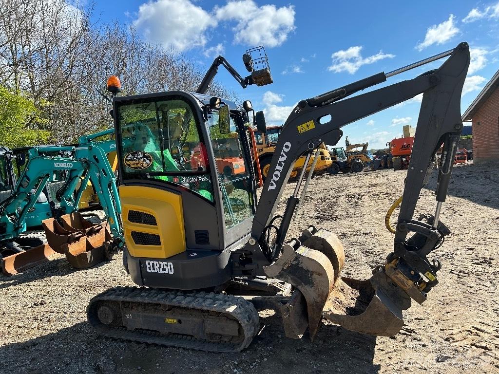 Volvo ECR 25 D Mini excavadoras < 7t