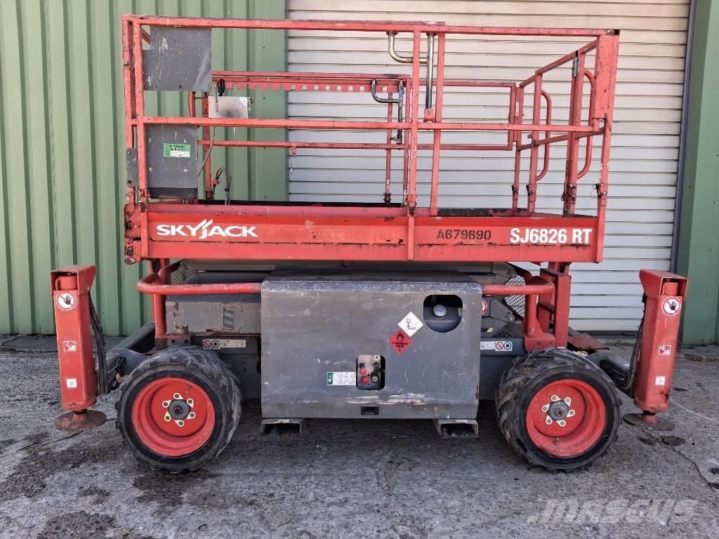 SkyJack SJ 6826 RT Plataformas tijera