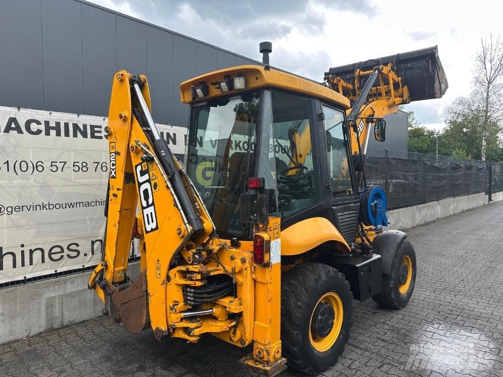 JCB 2 CX 4WS Retrocargadoras