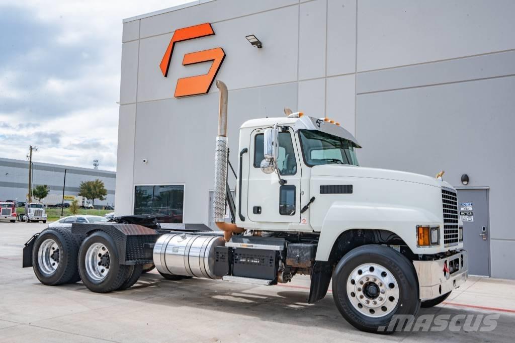 Mack Pinnacle 64T Cabezas tractoras