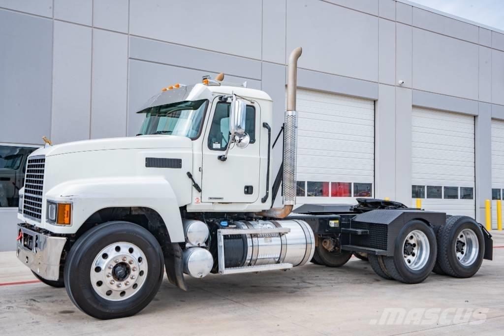 Mack Pinnacle 64T Cabezas tractoras