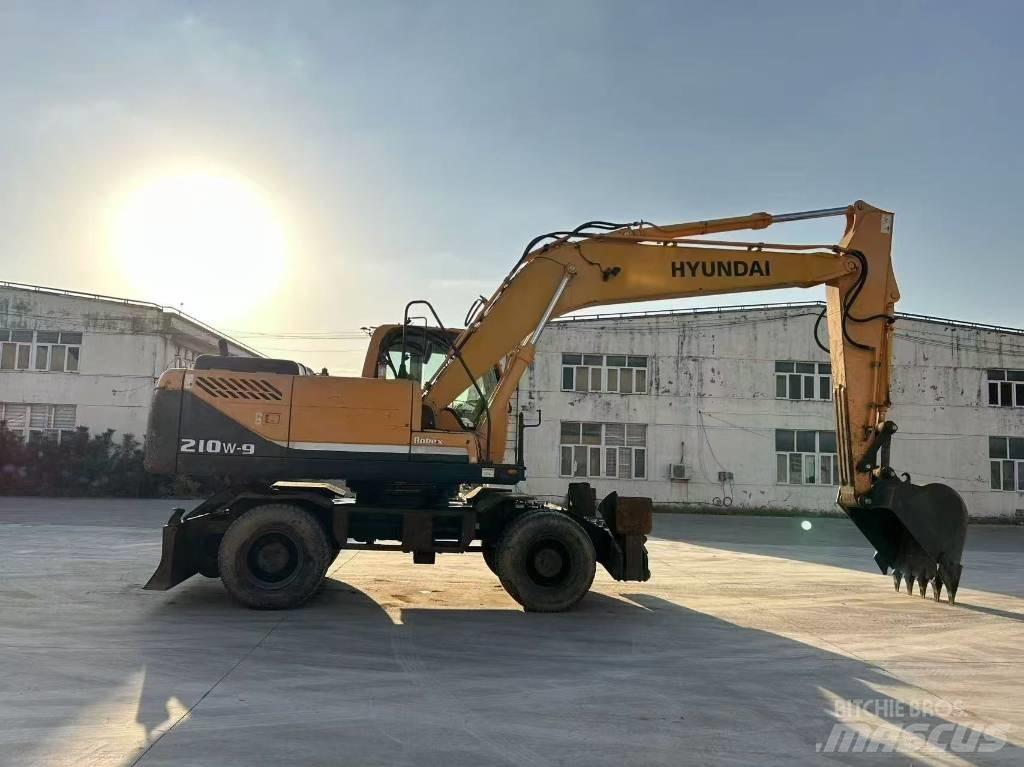 Hyundai 210W-9 Excavadoras de ruedas