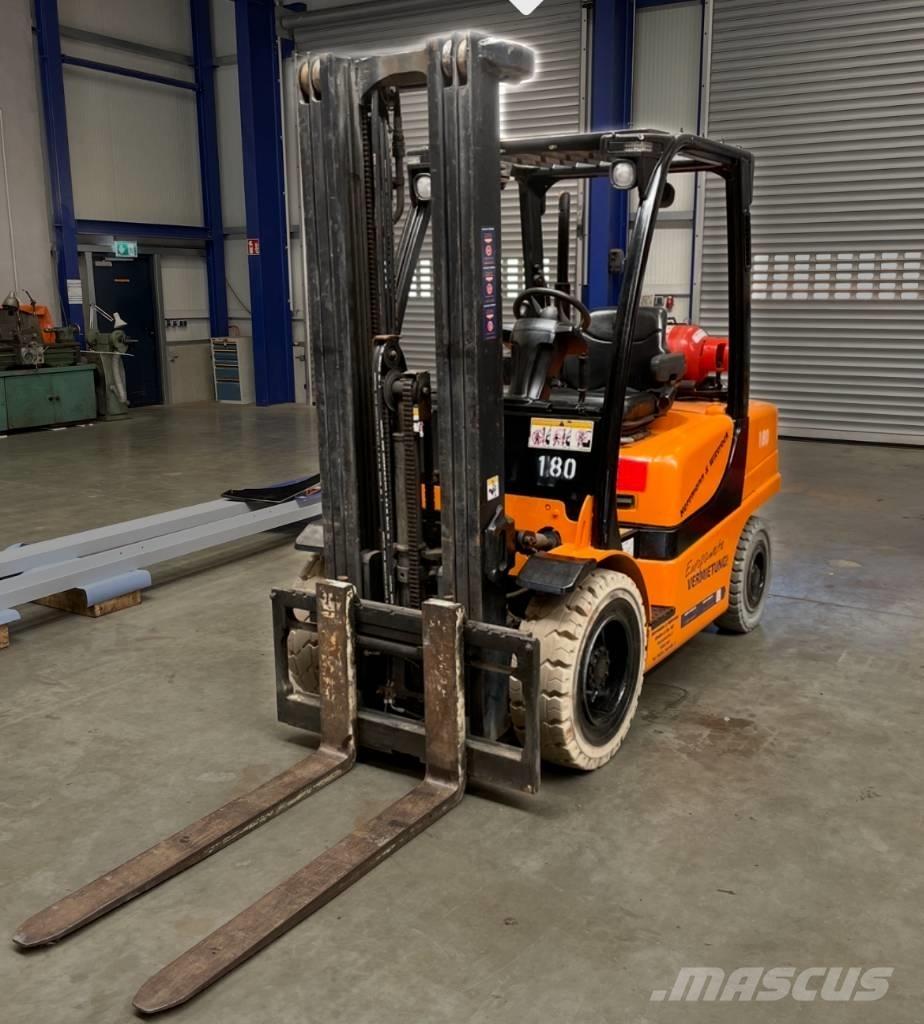 Yale GLP 35 VX Carretillas LPG