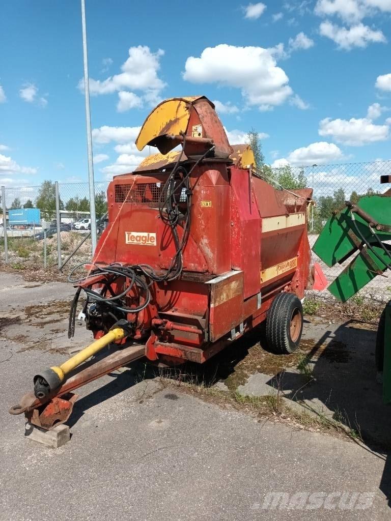 Tomahawk 808 Desmenuzadoras, cortadoras y desenrolladoras de pacas