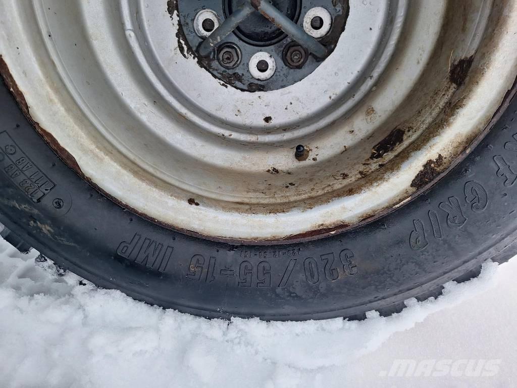 Avant 745 Cargadoras multifunción