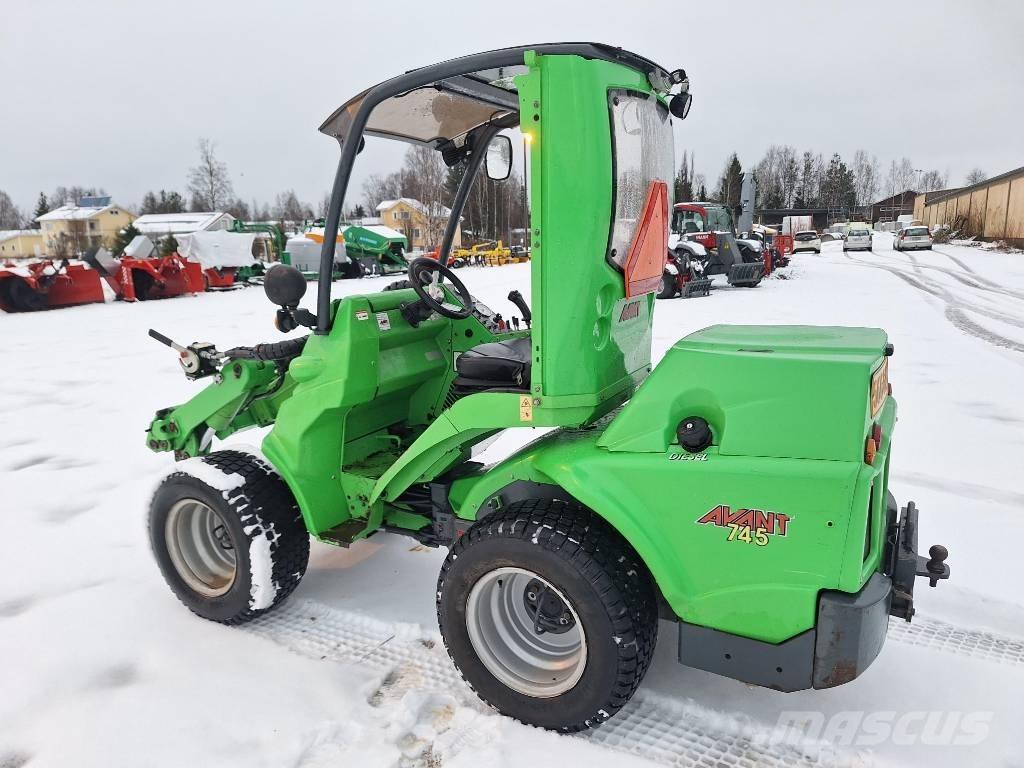 Avant 745 Cargadoras multifunción