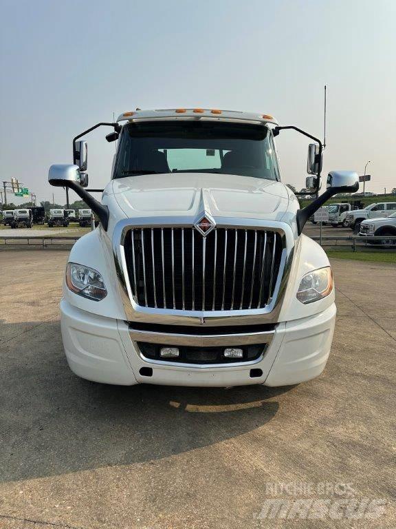 International LT Cabezas tractoras