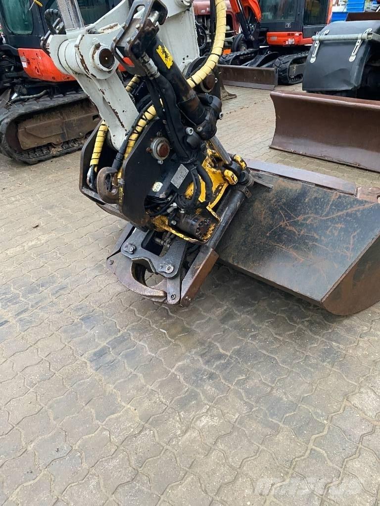 Takeuchi TB 295 W Excavadoras de cadenas